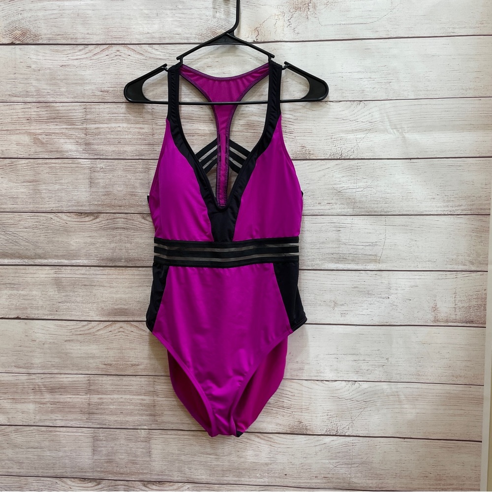 KENNETH COLE ONE PIECE SWIMSUIT‎ IN FUCHSIA
